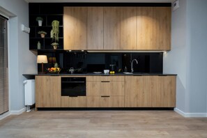 Kühlschrank, Ofen, Herdplatte, Geschirrspüler