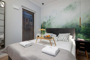 1 dormitori, planxa i posts de planxar, wifi i roba de llit 