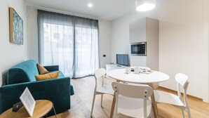 公寓 (1 Bedroom) | 客厅 | 电视