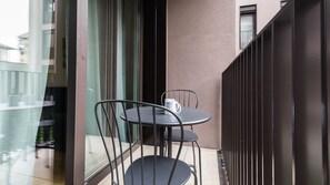 Apartment (1 Bedroom) | Balkon