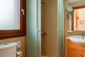 Vasca, asciugamani, shampoo
