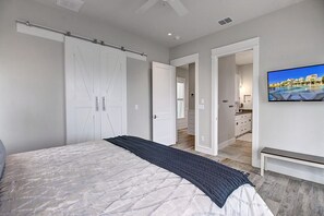 5 chambres, fer et planche à repasser, Wi-Fi, draps fournis
