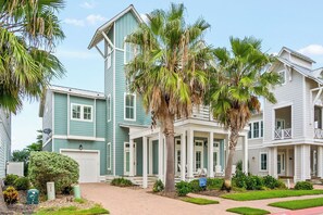 Exterior - Gorgeous Lakefront Home@Cinnamon Shore w/ Access to Countless Amenities! (Port Aransas)