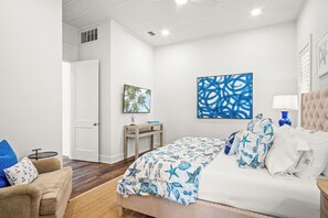 4 bedrooms, iron/ironing board, WiFi, bed sheets