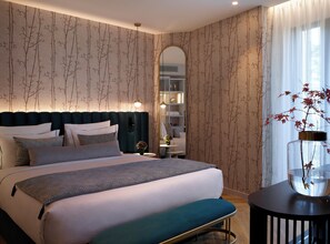 高級套房 | 高級寢具、迷你吧、房內夾萬、書桌