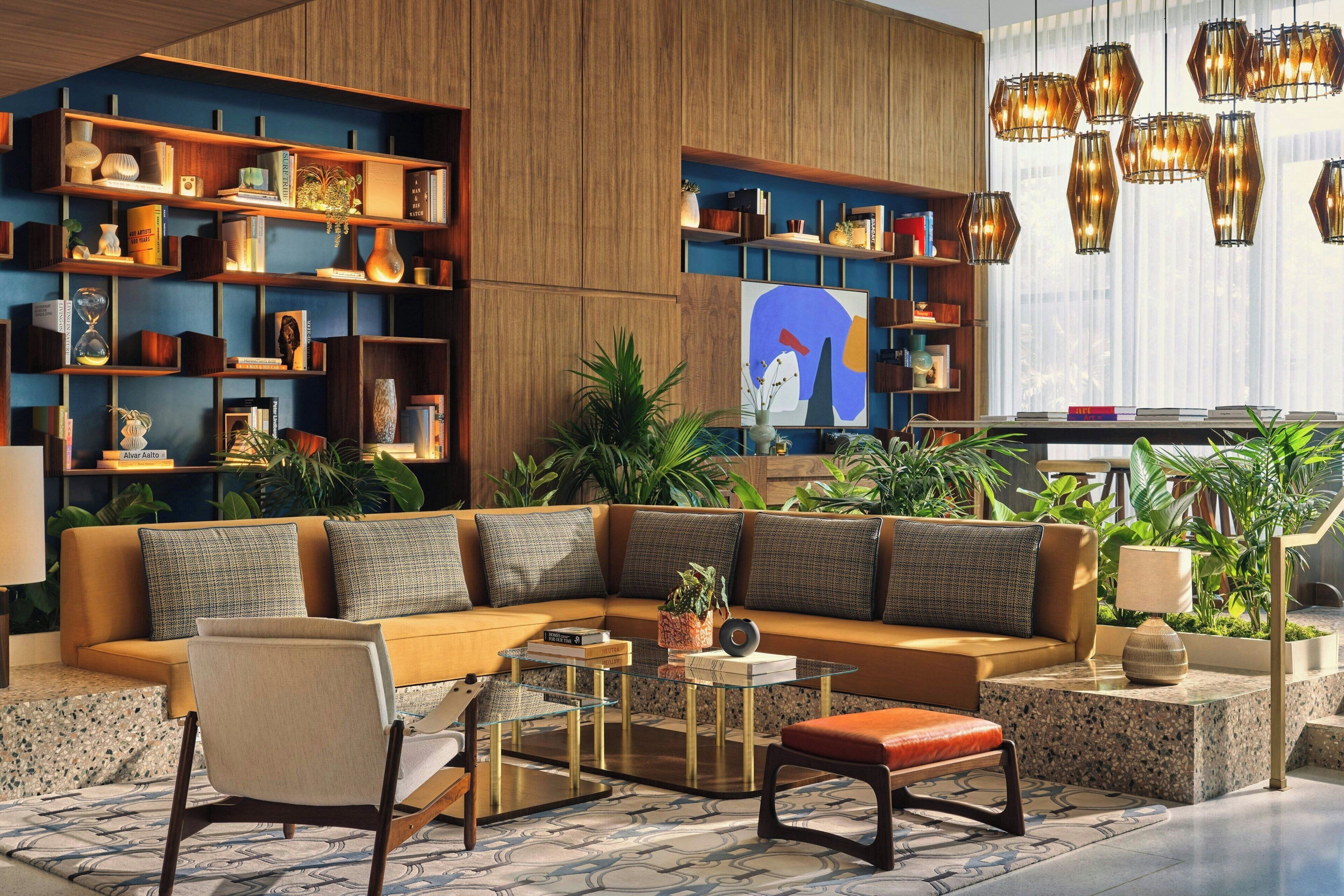 Photo - The Hollywood Grande, Autograph Collection