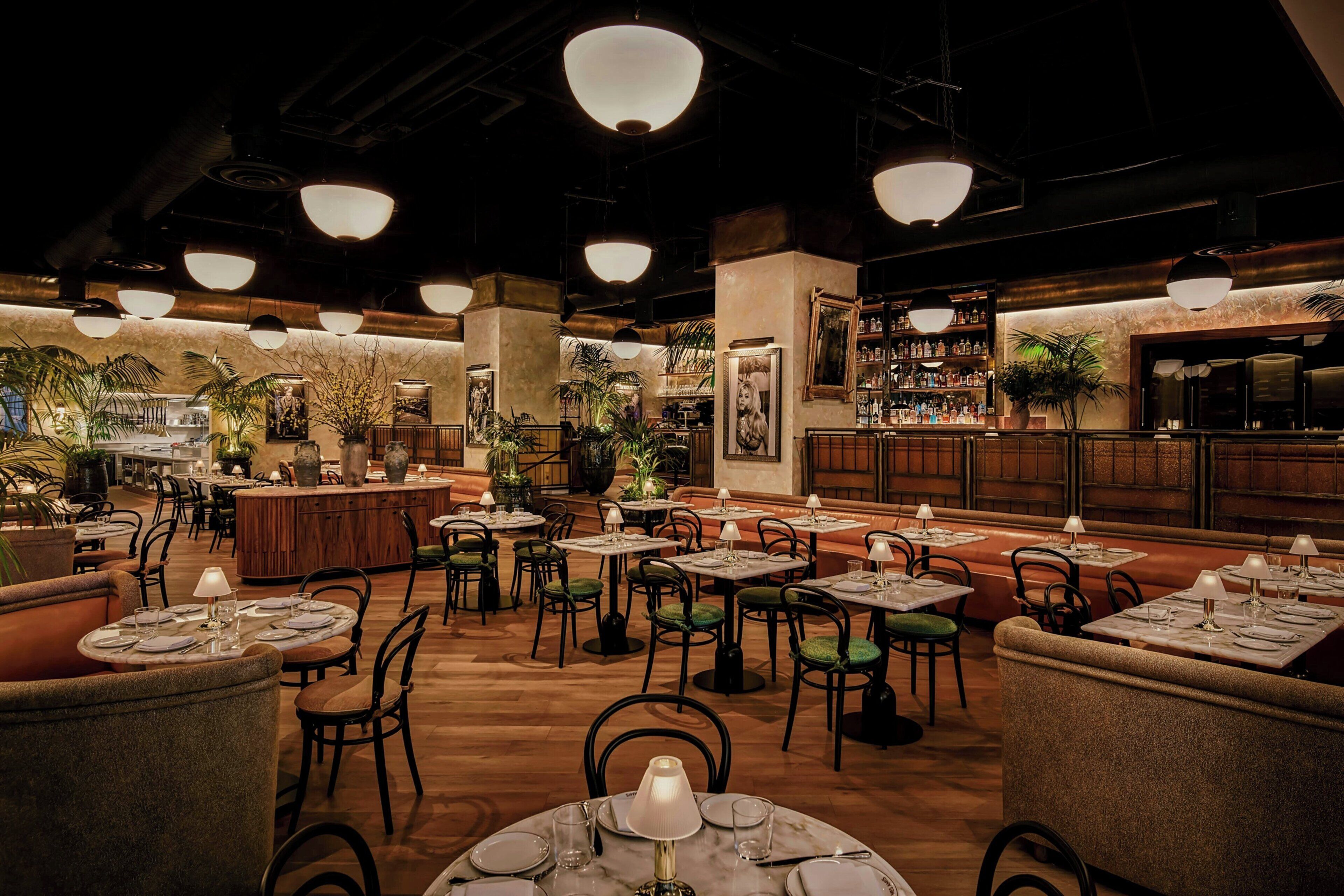 Photo - The Hollywood Grande, Autograph Collection