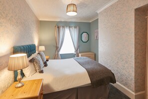 Apartment | 1 bedroom, premium bedding, individually decorated - Apartment 4 At Glencoe (Whitby)