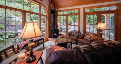 Cozy Family Mountain Home in Seven Springs