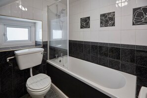 Apartment | Bathroom