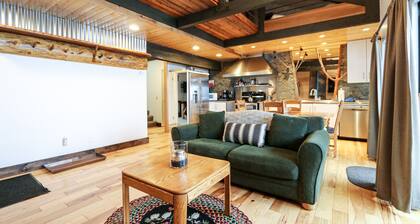 Upgraded Mountain Cabin, Open Floor Plan. Washer/Dryer, Near Winter Shuttle