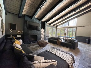 Smart TV, video games