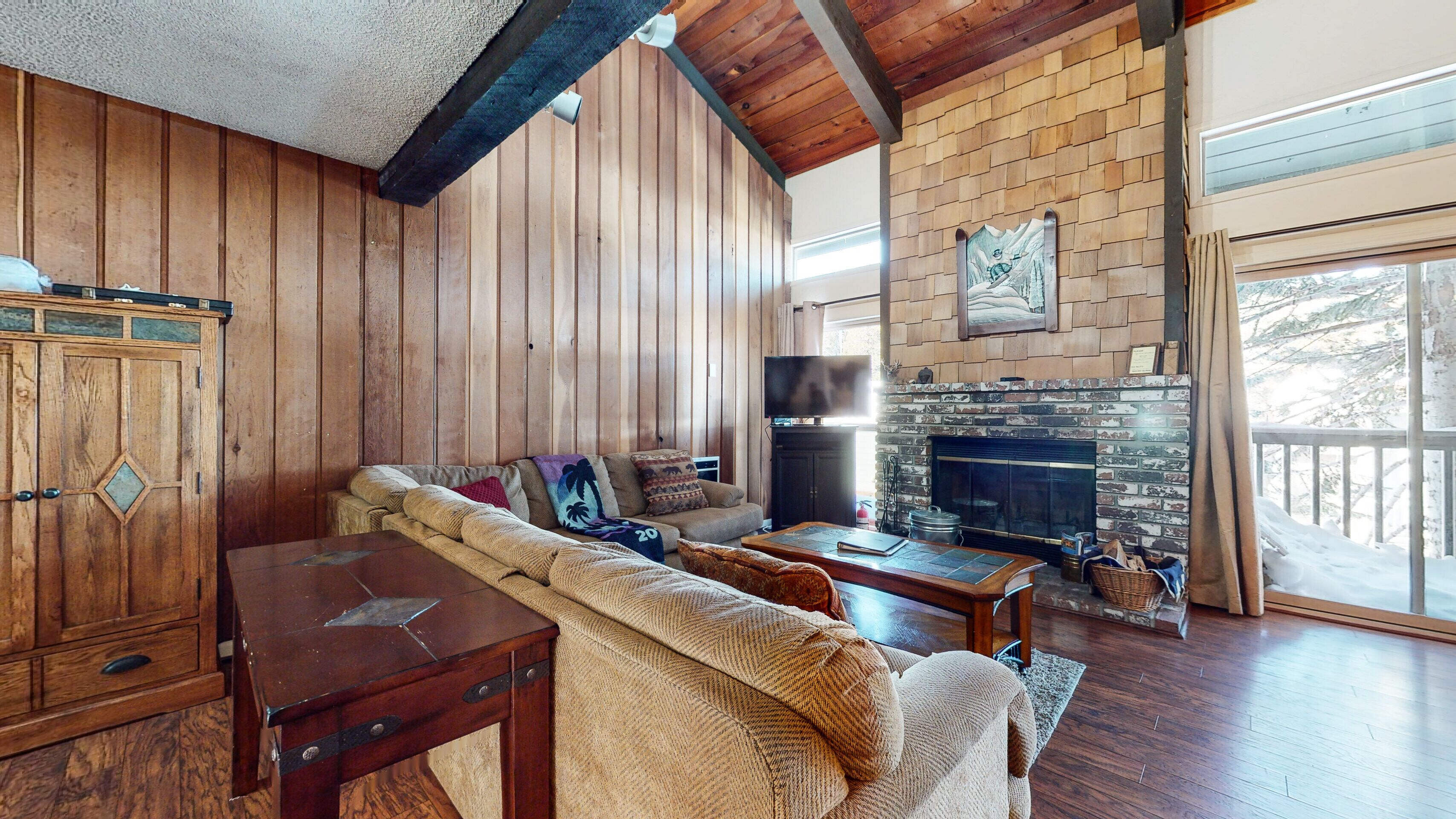 3-Story Spacious Home. Near The Village, Biking Trails, Pool & More Onsite