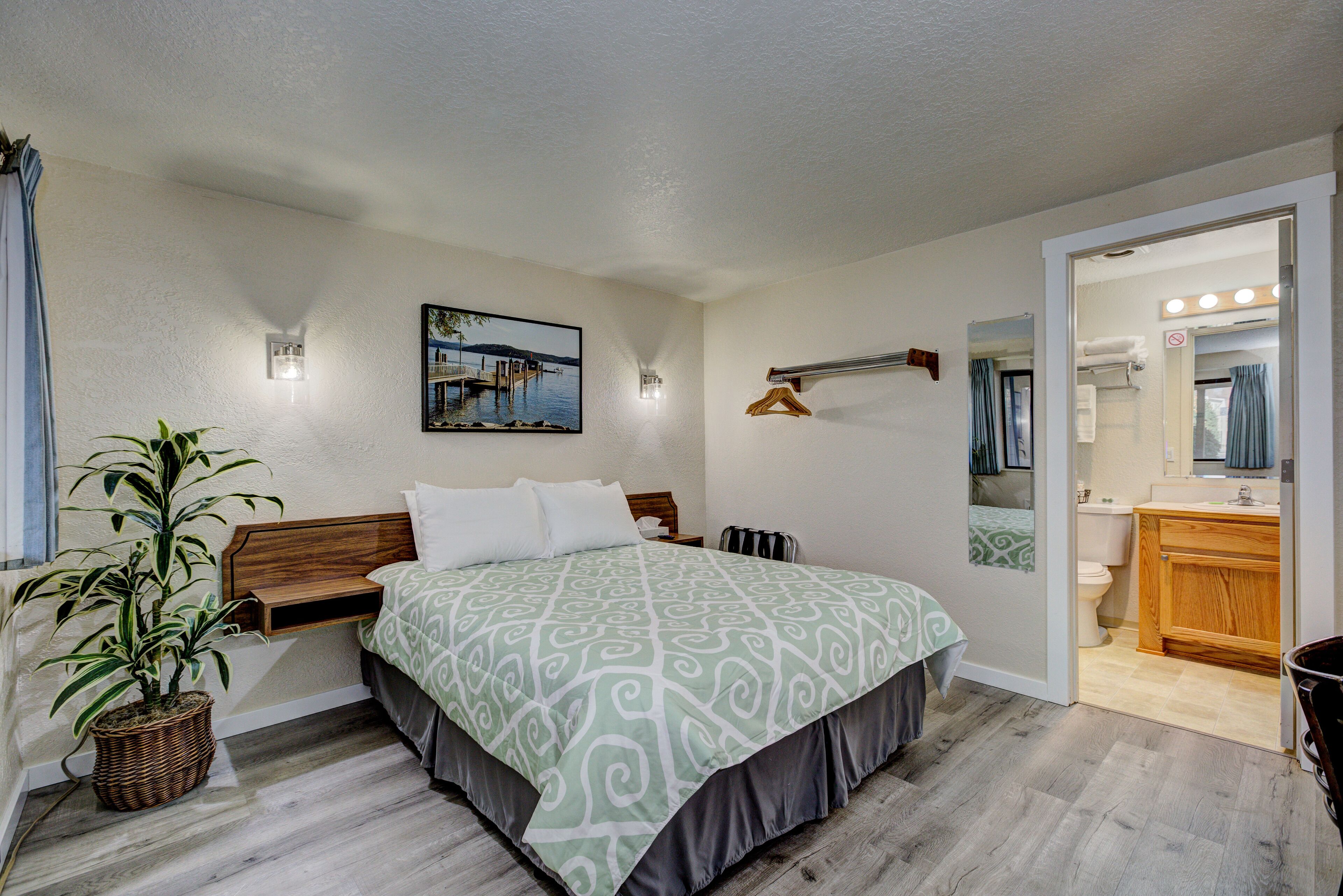 standard room, non smoking | desk, free wifi, bed sheets