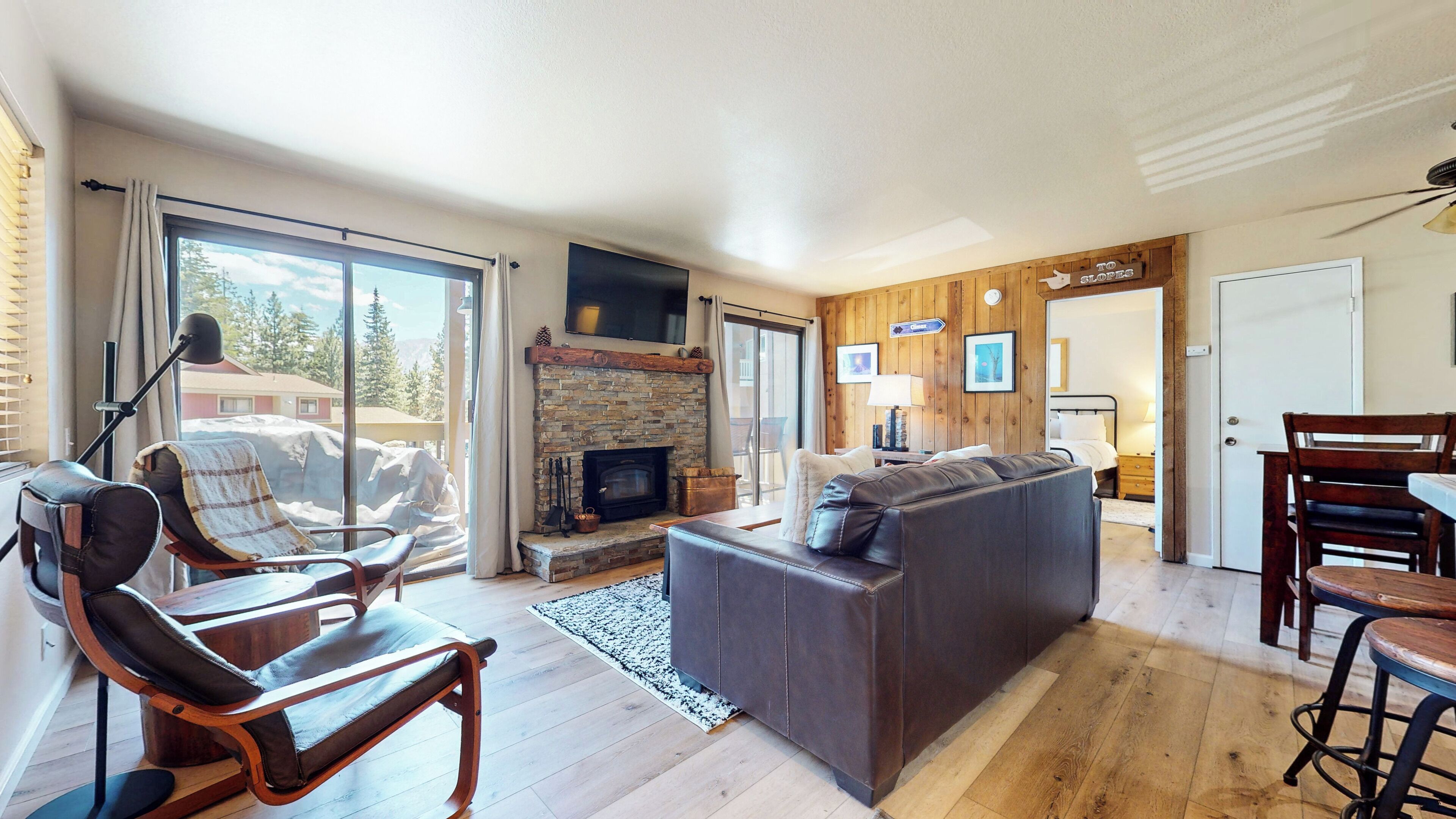 Woodsy & Secluded. Short Walk to The Village. Great Summer Complex Amenities