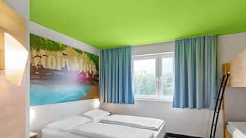 Escritorio, sistema de insonorizaciĂłn, wifi gratis y ropa de cama