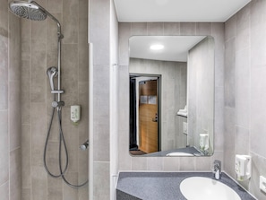 Shower, hair dryer, towels