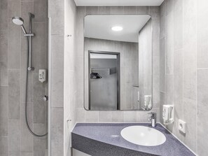 1 habitación, escritorio, sistema de insonorización y wifi gratis