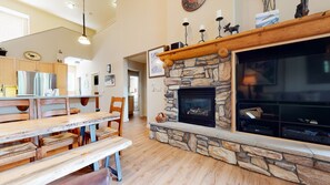 Smart TV, fireplace, DVD player, offices