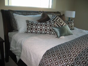 2nd bedroom with king bed