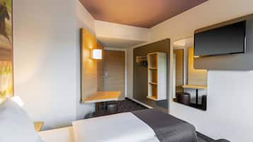 Zweibettzimmer | Schreibtisch, schallisolierte Zimmer, kostenloses WLAN, Bettwäsche