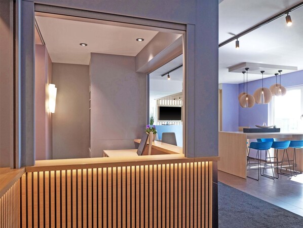 Bureau, chambres insonorisées, Wi-Fi gratuit, draps fournis