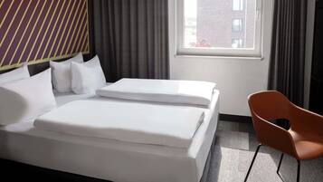 Premium Double Room | Desk, soundproofing, free WiFi, bed sheets