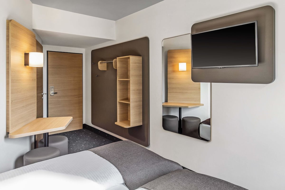 Kahden hengen huone (kaksi sänkyä) | Työpöytä, äänieristys, ilmainen Wi-Fi