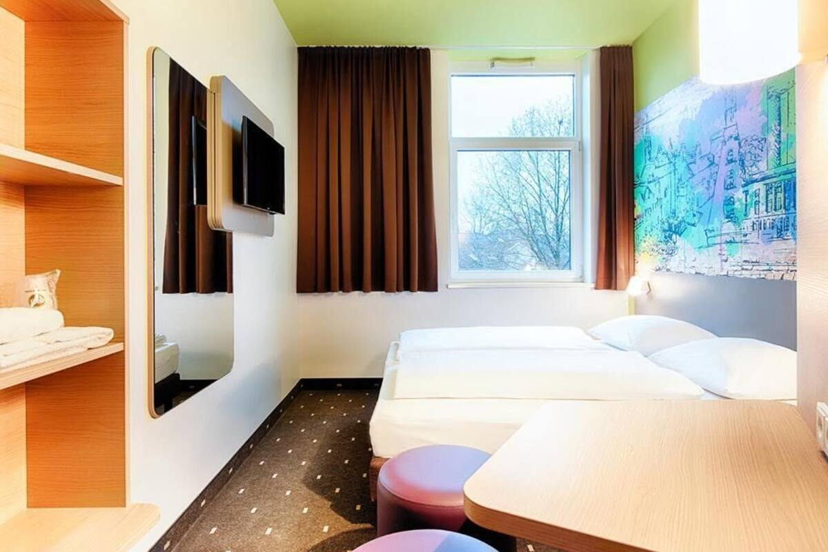 Bureau, chambres insonorisées, Wi-Fi gratuit, draps fournis