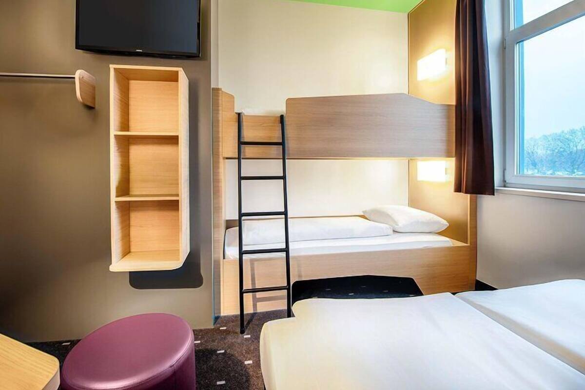 Bureau, chambres insonorisées, Wi-Fi gratuit, draps fournis