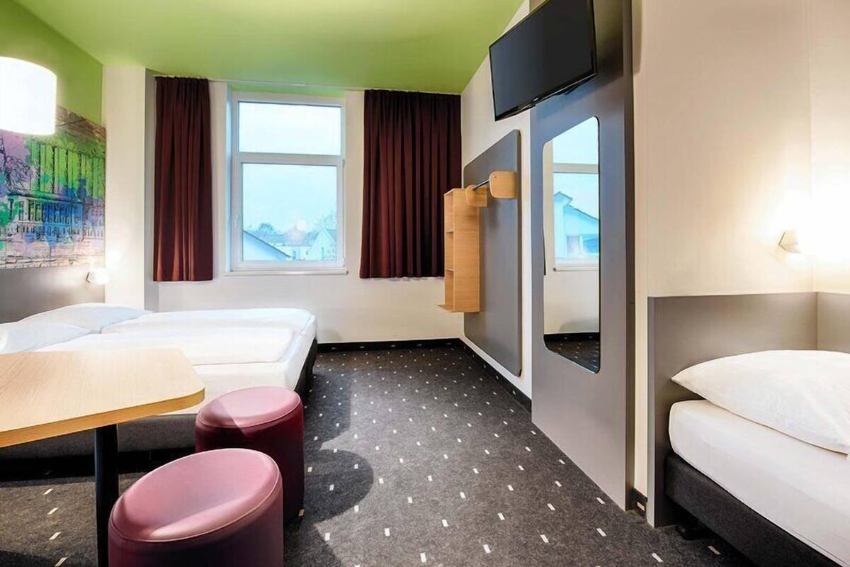 Bureau, chambres insonorisées, Wi-Fi gratuit, draps fournis