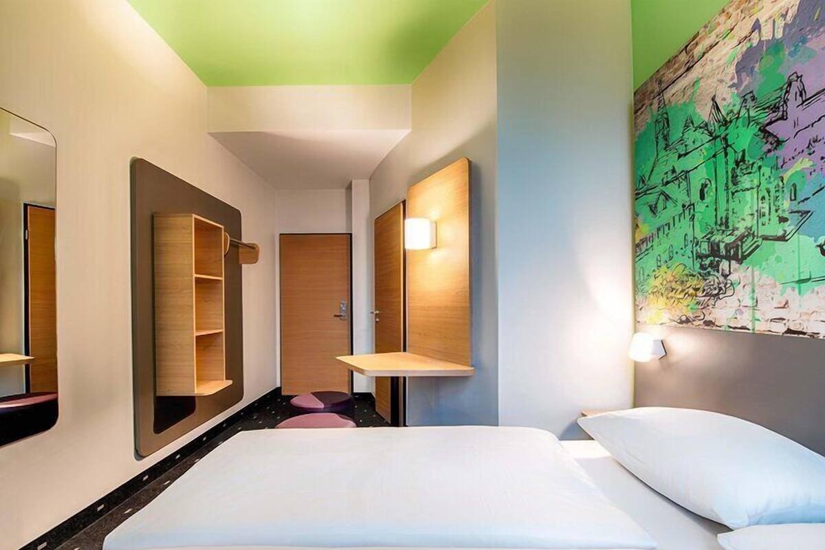 Bureau, chambres insonorisées, Wi-Fi gratuit, draps fournis