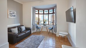 Unclassified image, 3 of 13, button - Apartment 2 At Khyber (Whitby)