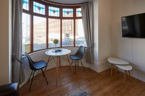 Apartment | Dining room