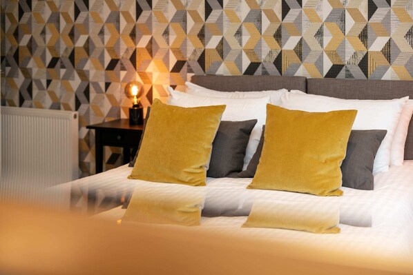 2 bedrooms, premium bedding, iron/ironing board, WiFi - The Lucas - Donnini Apartments (Ayr)