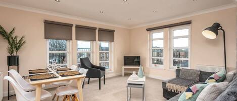 Televisión, Netflix, servicios de streaming y oficina