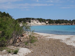 Plage, chaises longues