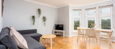 TV, Netflix, streaming services, offices