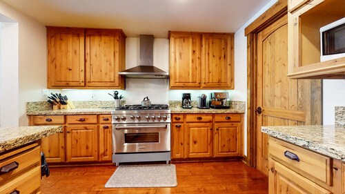 One of a Kind! Pet-Friendly, Beautiful & Spacious, Washer/Dryer, 1-Car Garage