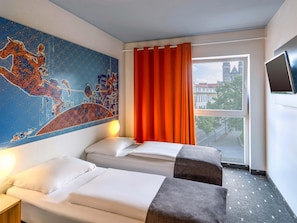 Quarto duplo | Roupas de cama antialérgicas, escrivaninha, quartos à prova de som