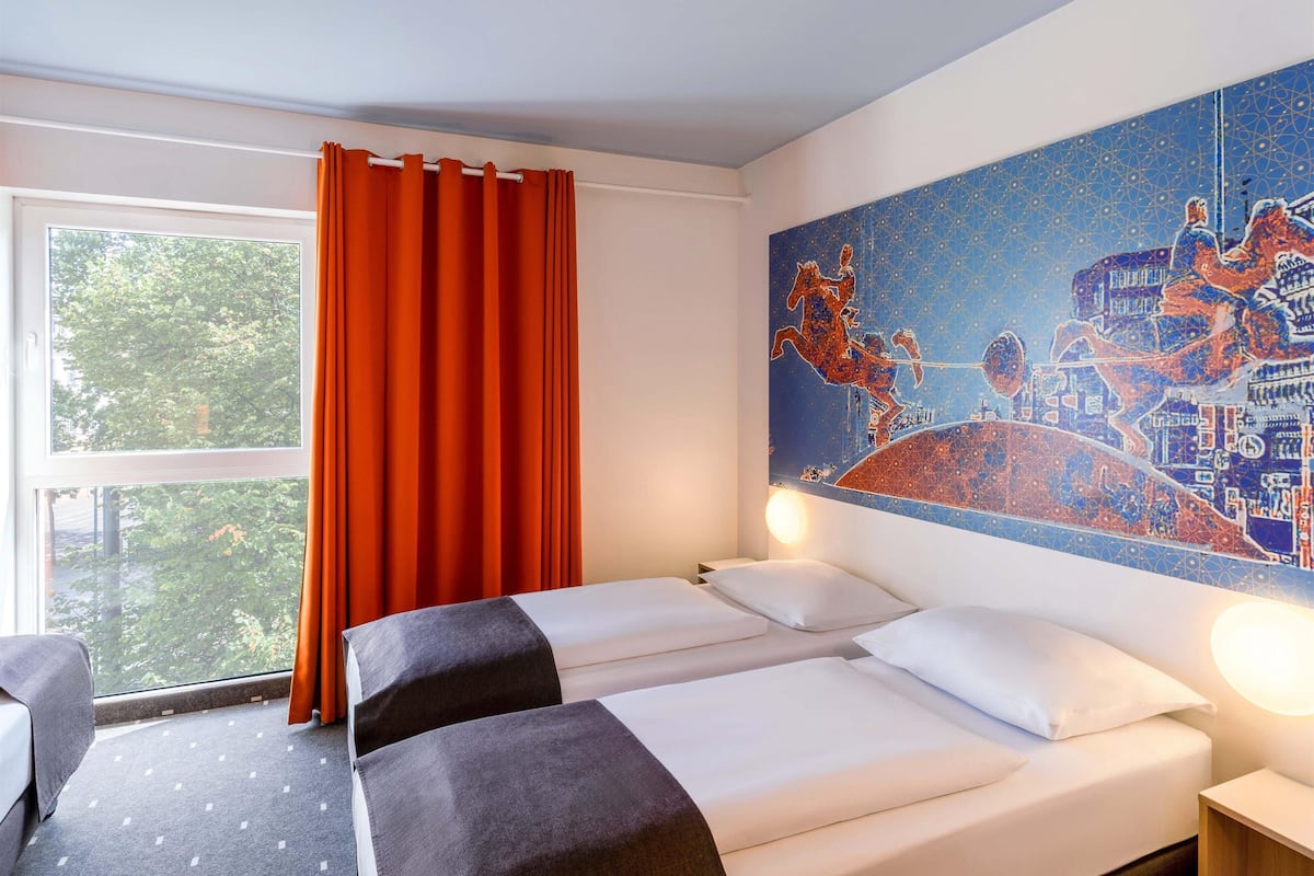 triple room | hypo-allergenic bedding, desk, soundproofing, free wifi