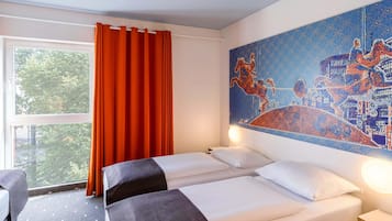 Triple Room | Hypo-allergenic bedding, desk, soundproofing, free WiFi