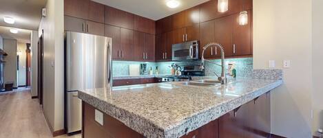 Refrigerador, microondas, horno, placa de cocina