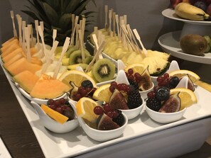 Free daily buffet breakfast