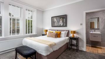 3 bedrooms, premium bedding, iron/ironing board, travel crib