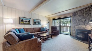 TV, fireplace, stereo