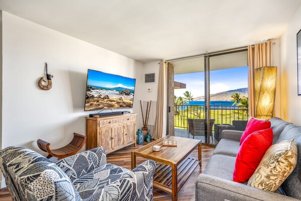 Televisión, estéreo y oficina