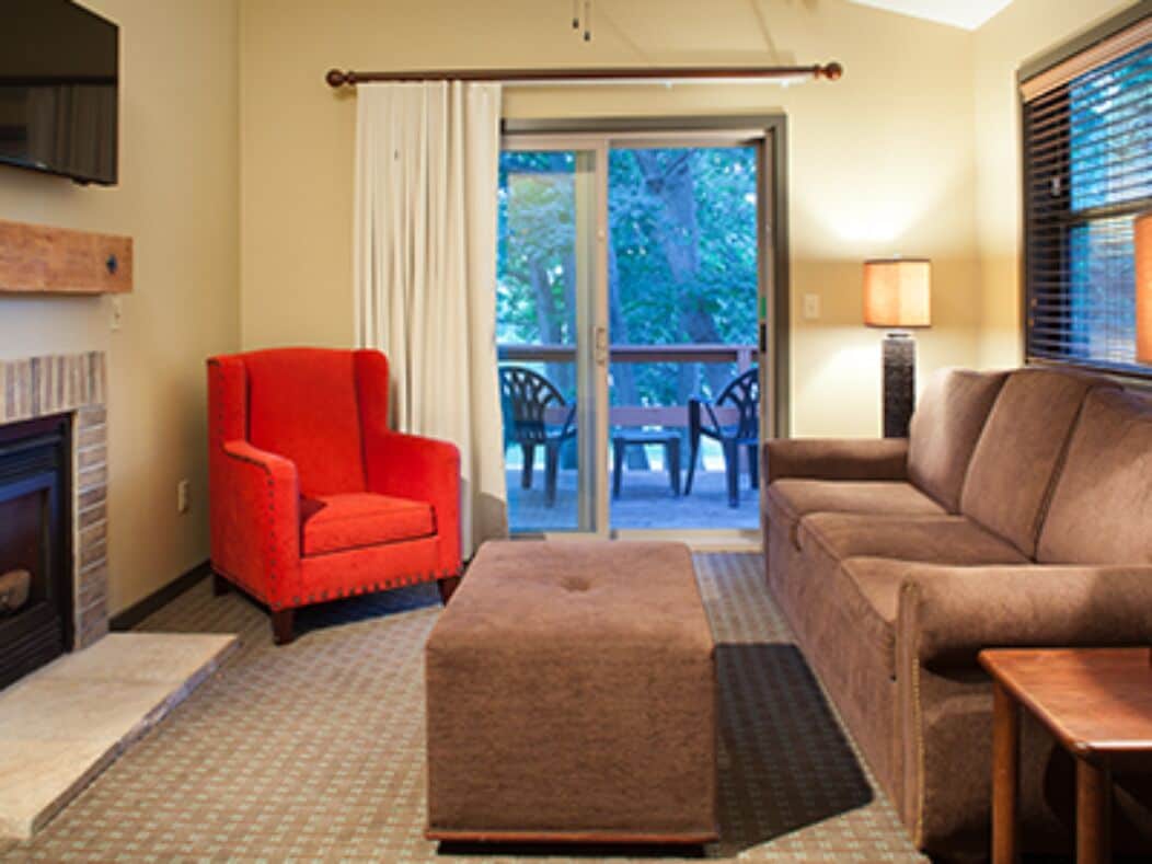 智能电视、壁炉、DVD 播放器、立体声音响