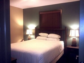 2 bedrooms, in-room safe, iron/ironing board, free WiFi - Wisconsin Dells Resort Cottage Free Kayaks, Mini Golf, Pools, No Resort Fee (Dellona)