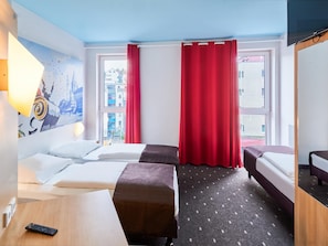Triple Room | 1 bedroom, desk, soundproofing, free WiFi